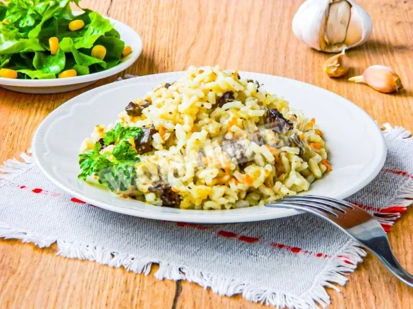 Курячі сердечка з рисом