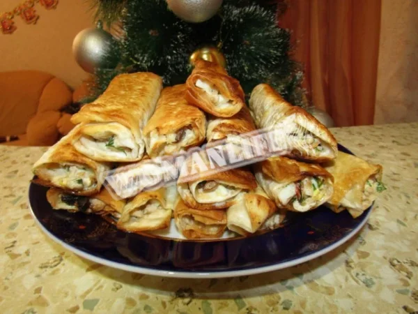 Гаряча закуска з лаваша з м'ясом і овочами