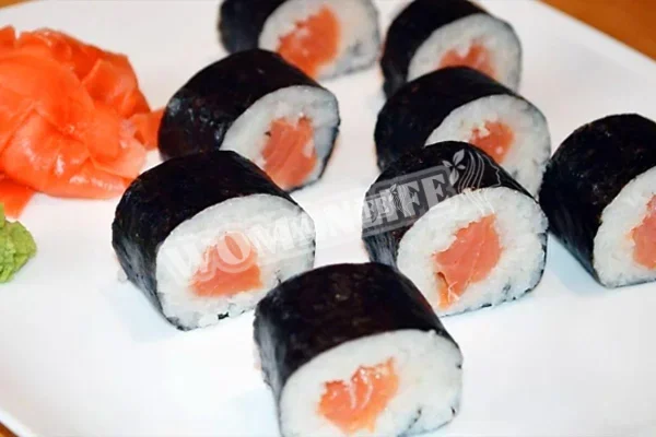 Сяке макі роли з круглим рисом