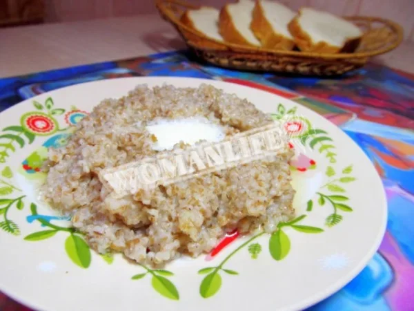 Пшенична каша з маслом без молока