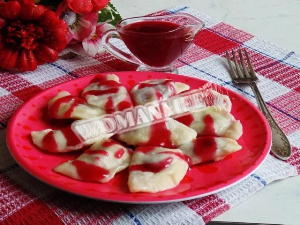 Вареники з замороженою вишнею