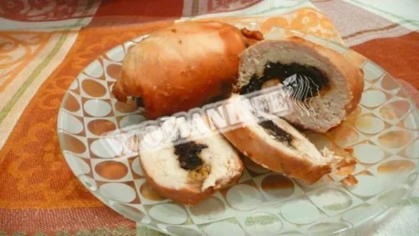 Рулет з курячого чорносливу