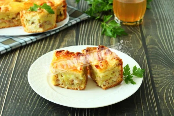 Багатошаровий пиріг з куркою і картоплею