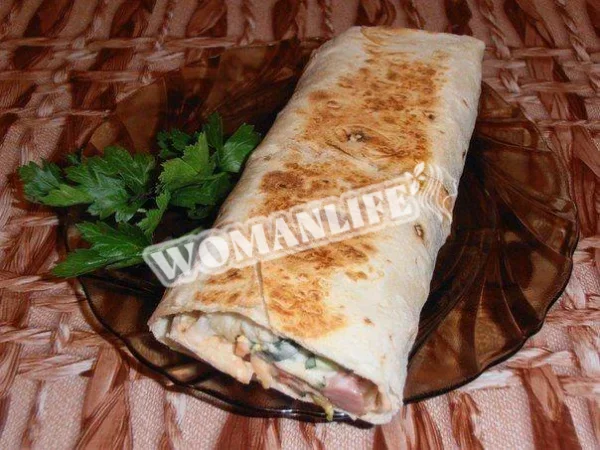 Шаурма в лаваші з огірками