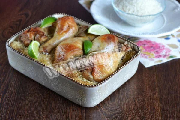 Курячі гомілки з рисом в духовці
