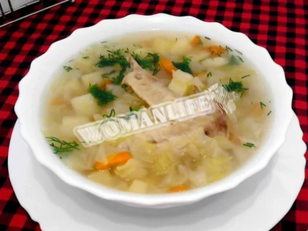 Щі з курячими крилами
