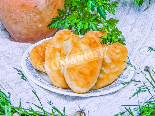 Пиріжки, смажені на сковороді на сухих дріжджах