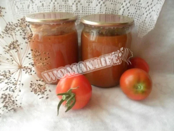 Краснодарський соус з яблуками, помідорами і корицею на зиму