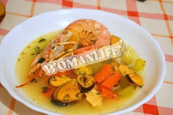 Суп буйабес (bouillabaisse) з морепродуктами