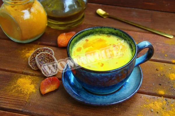 Золоте молоко куркуми