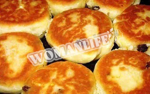 Ніжні сирники в духовці з родзинками