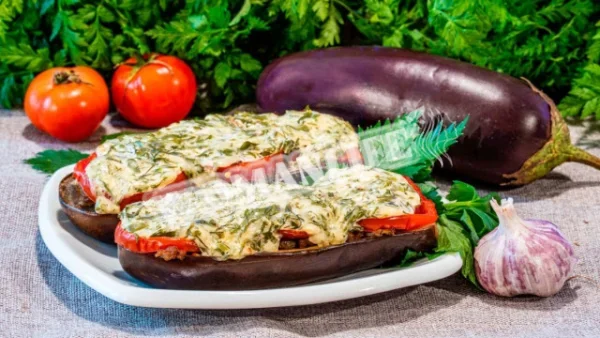 Баклажани, фаршировані м'ясом