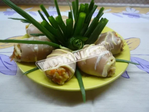 Кальмари фаршировані шампіньйонами, сиром та овочами