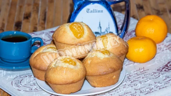 Здобні пісочні кекси з мандариновою начинкою