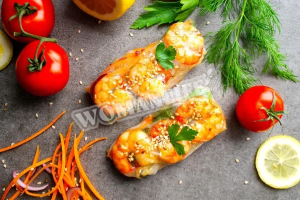 Спрінг-ролли з рисового паперу з креветками та овочами