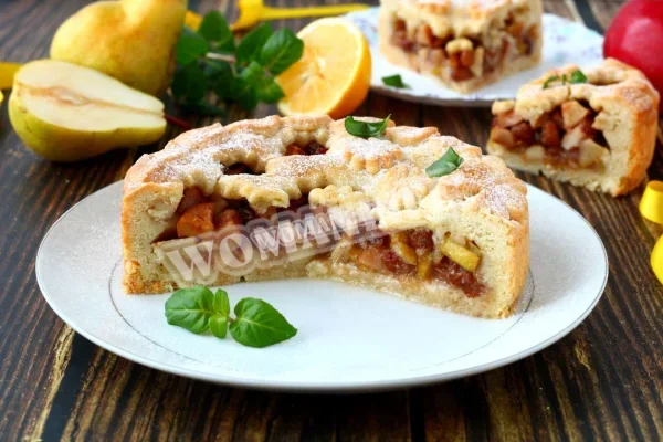 Пісочний пиріг з грушею та родзинками