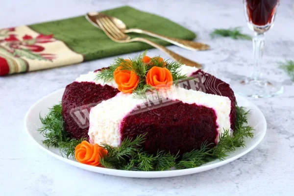 Салат из свеклы огурцов и яиц