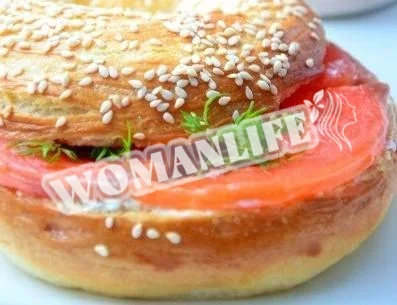 Бублики з молоком, маком і кунжутом