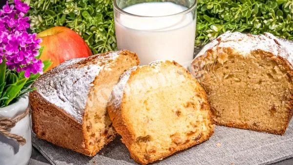 Простий кекс з родзинками і кефіром