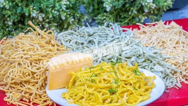 Кольорова локшина