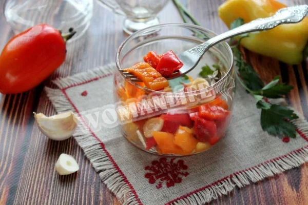 Запечені перці, мариновані з часником на закуску