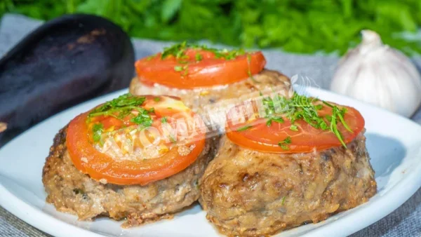 Котлети з баклажанами і фаршем