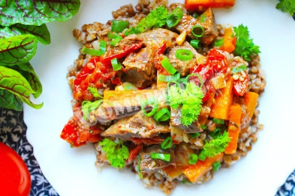 Тушковане яловиче серце з овочами