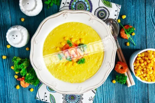 Кукурудзяний вершковий суп з креветками