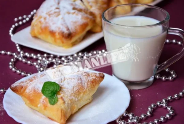 Листкові яблучні конвертики без яєць