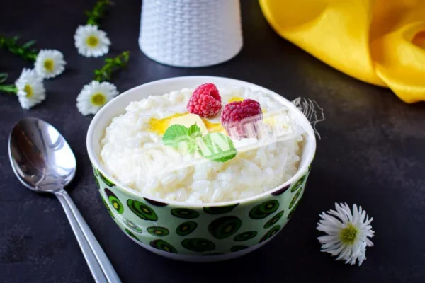 Рисова каша на воді і молоці