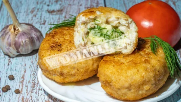 Курячі котлети, фаршировані сиром і зеленню