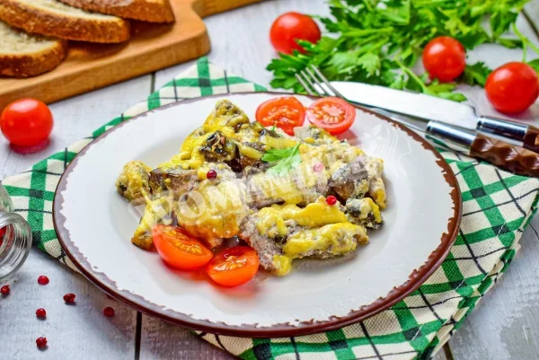 М'ясо з вершками в духовці