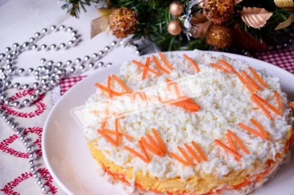 Салат Години з сиром з курячого філе та корейською морквою