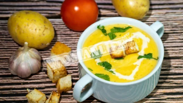 Картопляний суп з грінками