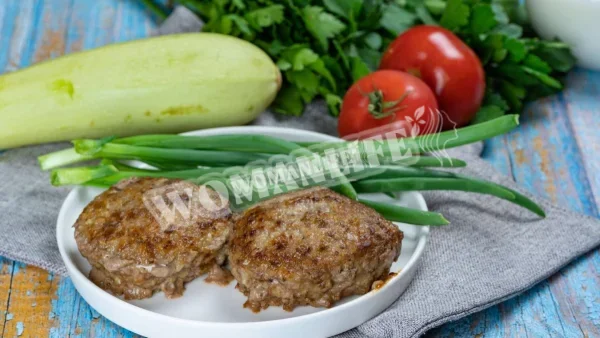 Котлети з фаршу з кабачками
