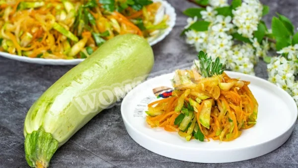 Корейський салат з кабачків і моркви