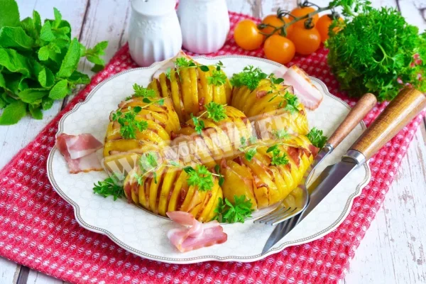 Картопля з беконом у фользі