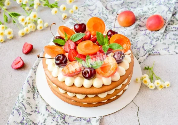 Медовий торт з сирним кремом