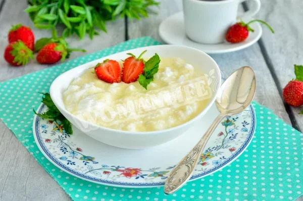 Манна каша з яйцем і молоком