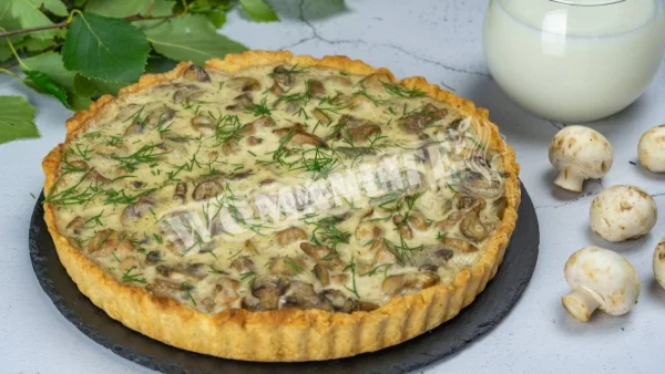 Лорановий пиріг з грибами і куркою в духовці