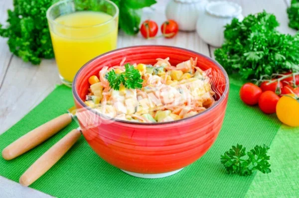 Салат копчена курка корейська морква кукурудза