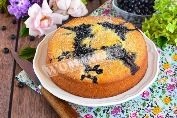 Легкий чорничний пиріг у духовці