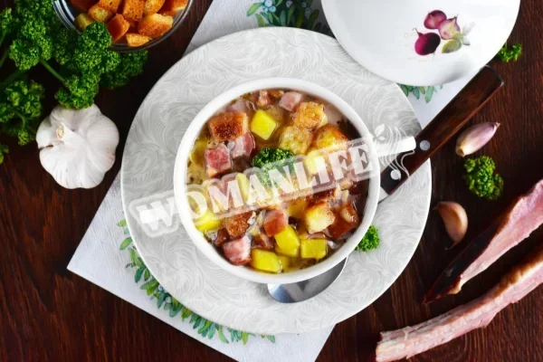 Чеський часниковий суп з грінками