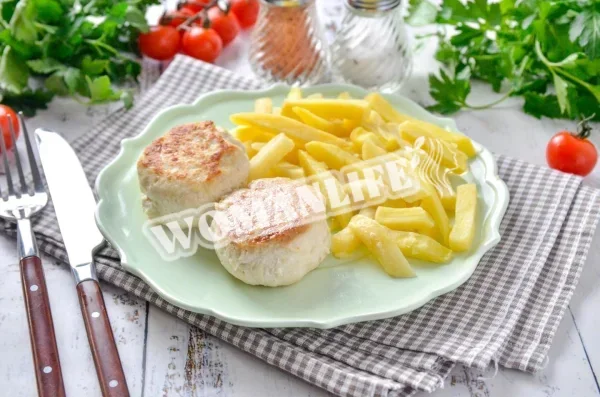 Курячі котлети з яйцем