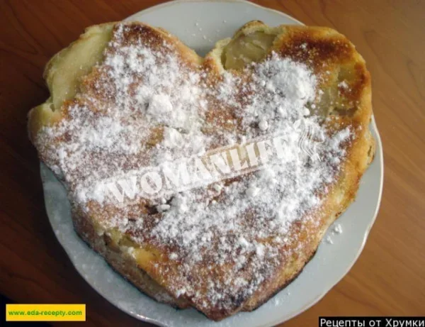 Яблучний пиріг з корицею і горілкою
