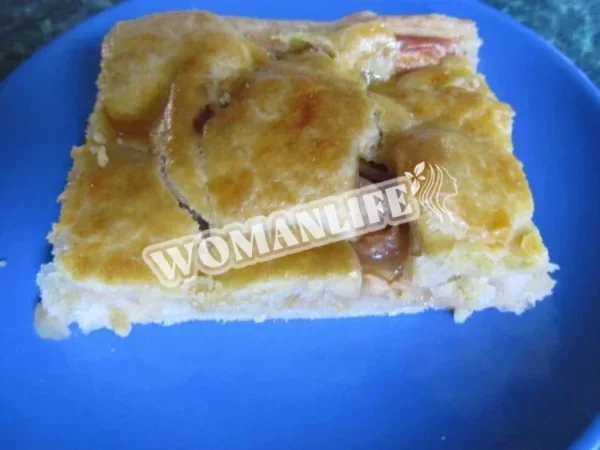 Листковий пиріг з яблуками на маргарині
