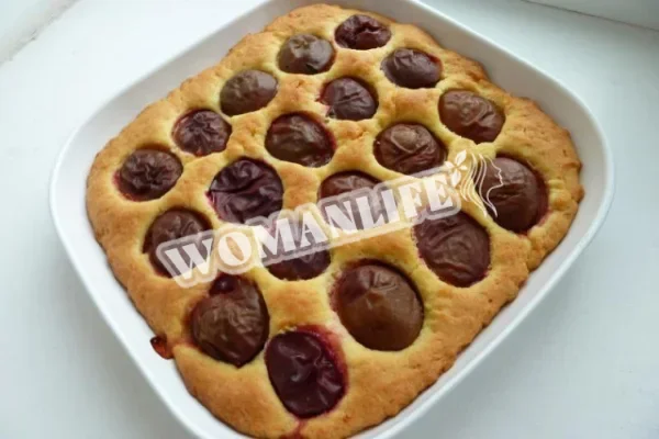 Пісочний пиріг зі сливами