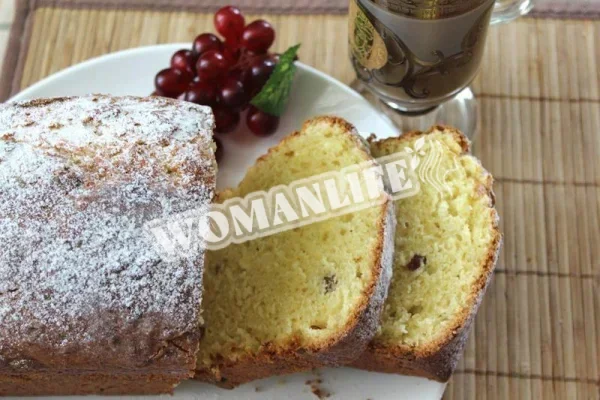 Класичний сирний пиріг з родзинками