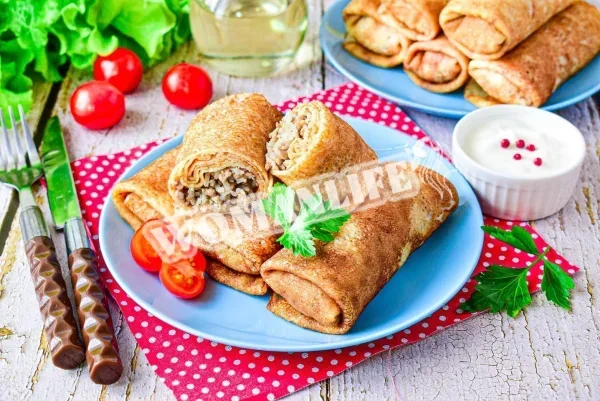 Млинці з м'ясом і рисом налистники