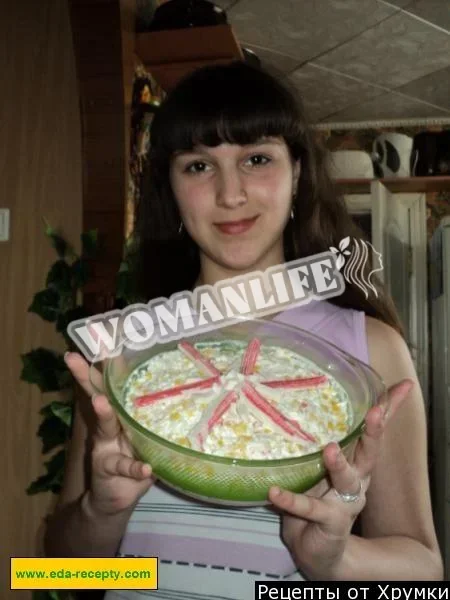 Яблучний салат з крабовими паличками